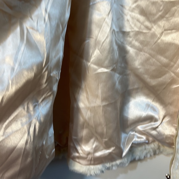 COLDWATER CREEK FAUX FUR CREAM COLOUR ZIPPER CLOSURE TWO POCKETS SIZE 3X - Picture 4 of 5